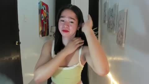 yourtinybunny online show from October 23, 2025, 10:36 am