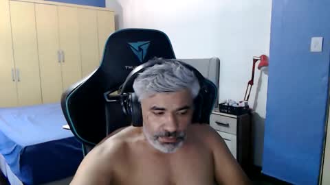 yourtoytoyoumaster3 online show from December 19, 2025, 6:26 pm