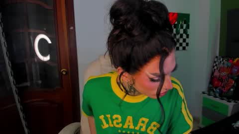 Snapshot of yourvirtualgirlfriennd chatting on September 21, 2025, 8:38 am GI online show from September 21, 2025, 8:38 am