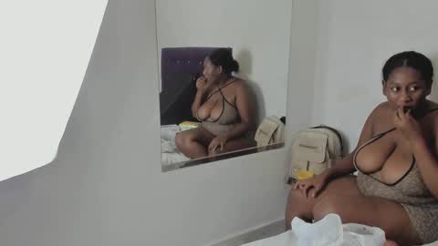 yourwife_anna online show from November 10, 2025, 4:22 am