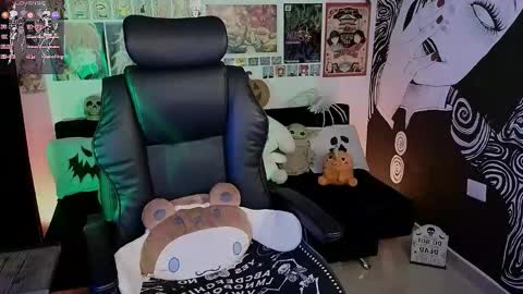    rawr   Anne Independent model      online show from October 19, 2025, 12:44 am