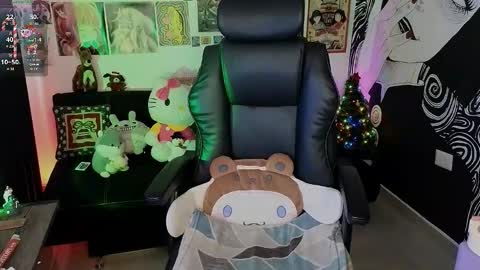    rawr   Anne Independent model      online show from December 17, 2025, 4:57 pm