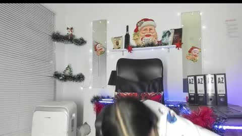 Yukio Davis  online show from December 16, 2025, 1:05 pm