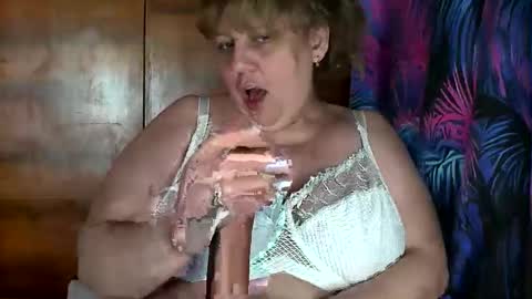 Snapshot of yulia1979 chatting on October 30, 2025, 7:43 am Yula online show from October 30, 2025, 7:43 am