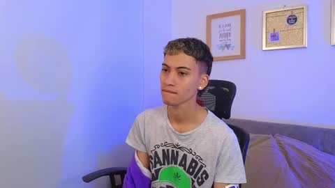 yulian_vasquez online show from November 1, 2025, 12:29 pm