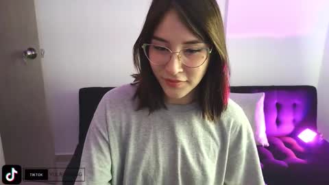 Snapshot of yulienne chatting on November 23, 2025, 12:43 am Yulienne online show from November 23, 2025, 12:43 am