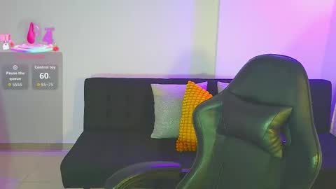 Snapshot of yulienne chatting on February 15, 2026, 12:18 am Yulienne online show from February 15, 2026, 12:18 am