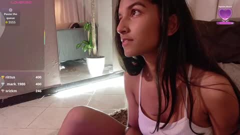yuliethpetite online show from October 10, 2025, 11:48 pm