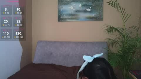 yuliethpetite online show from April 1, 2026, 1:12 pm