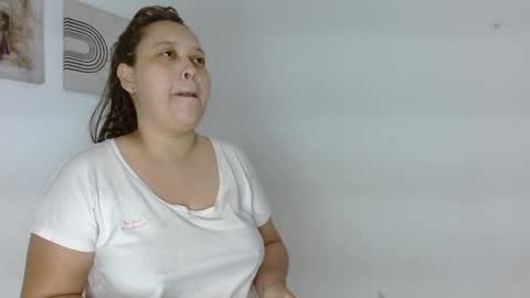 Snapshot of yulissa18 chatting on January 27, 2025, 1:37 am Yuli and SaraIndependent model online show from January 27, 2025, 1:37 am