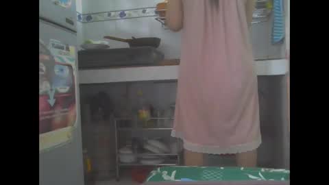 yumi123_ online show from October 11, 2025, 2:11 am