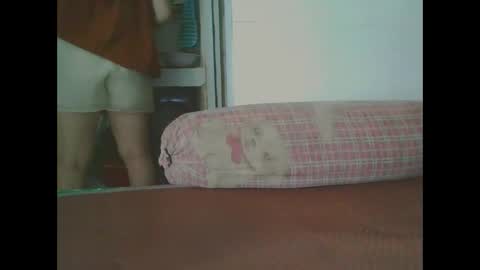 yumi123_ online show from October 16, 2025, 12:44 am