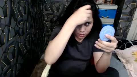 yumi online show from October 16, 2025, 10:33 pm