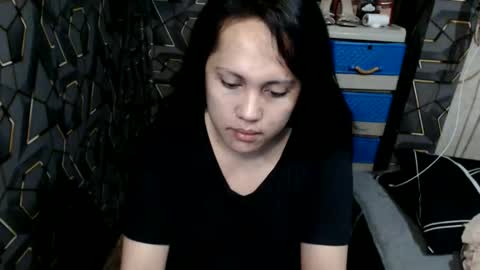 yumi online show from November 10, 2025, 4:28 pm