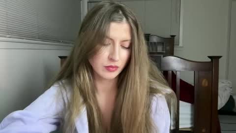 yumiandwolf online show from November 16, 2025, 3:01 am