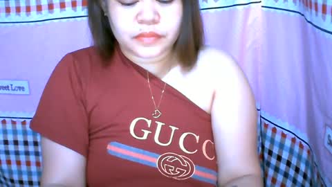 Snapshot of yumie_pussyx chatting on June 23, 2026, 9:35 pm Yumie online show from June 23, 2026, 9:35 pm