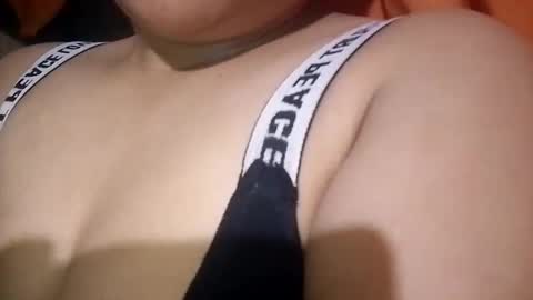 Snapshot of yummy_fiona chatting on May 1, 2026, 4:39 am yummy_fiona online show from May 1, 2026, 4:39 am