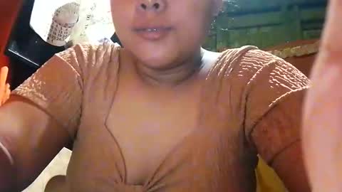 Snapshot of yummy_fiona chatting on May 5, 2026, 2:03 pm yummy_fiona online show from May 5, 2026, 2:03 pm