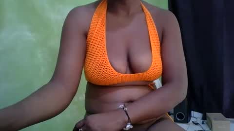 Snapshot of yummychocolate_2 chatting on January 11, 2026, 4:28 am YUMMY online show from January 11, 2026, 4:28 am