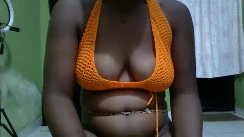 Snapshot of yummychocolate_2 chatting on January 14, 2026, 2:06 am YUMMY online show from January 14, 2026, 2:06 am