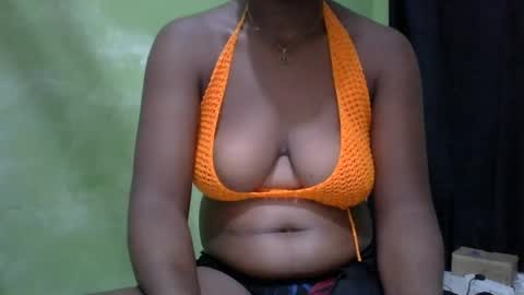 Snapshot of yummychocolate_2 chatting on January 15, 2026, 10:20 am YUMMY online show from January 15, 2026, 10:20 am