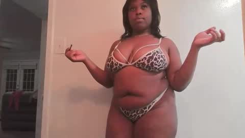yummycookiie online show from May 24, 2026, 2:27 am