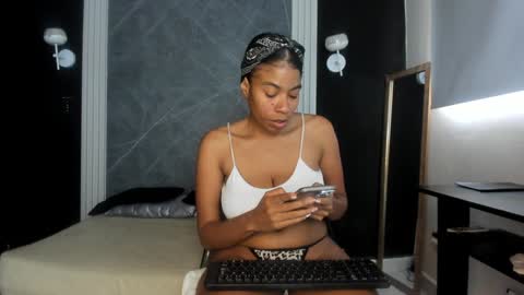 Yummyduo online show from January 19, 2025, 2:59 pm