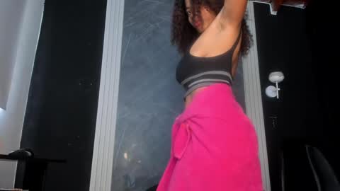 Yummyduo online show from February 17, 2025, 6:04 pm