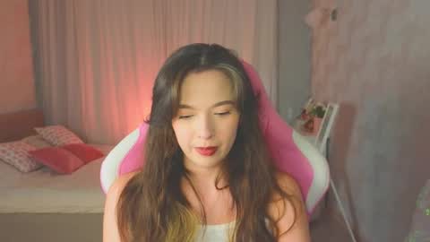 Snapshot of yuna_sunshy chatting on September 14, 2025, 11:26 pm Yuna online show from September 14, 2025, 11:26 pm