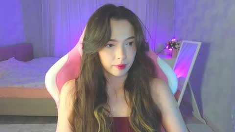 Snapshot of yuna_sunshy chatting on November 21, 2025, 12:43 am Yuna online show from November 21, 2025, 12:43 am