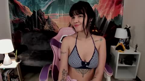 Yuna online show from October 13, 2025, 3:01 pm