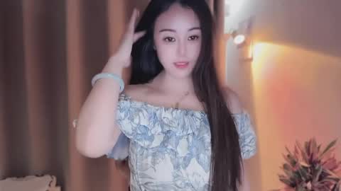 Snapshot of yuner0715 chatting on May 15, 2026, 3:35 am YunEr online show from May 15, 2026, 3:35 am