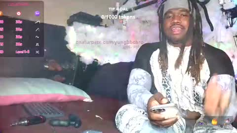 Snapshot of yungbbcbro chatting on January 21, 2025, 2:37 pm Octavian online show from January 21, 2025, 2:37 pm