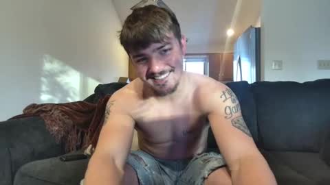 Snapshot of yungbul1 chatting on December 16, 2025, 10:15 pm yungbul1 online show from December 16, 2025, 10:15 pm