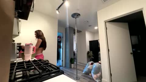 BbyTSSLut online show from May 19, 2026, 1:44 am