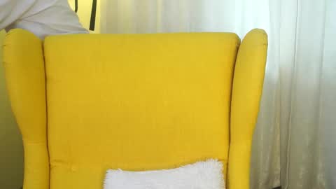 Snapshot of yuricazel chatting on March 15, 2026, 8:31 am Alesia online show from March 15, 2026, 8:31 am