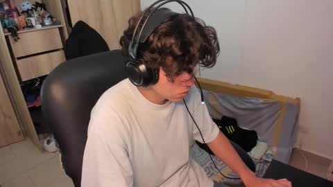 yurii_moody online show from November 15, 2025, 7:32 pm