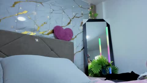 Snapshot of yutori_ chatting on February 20, 2026, 6:26 am Yutori online show from February 20, 2026, 6:26 am