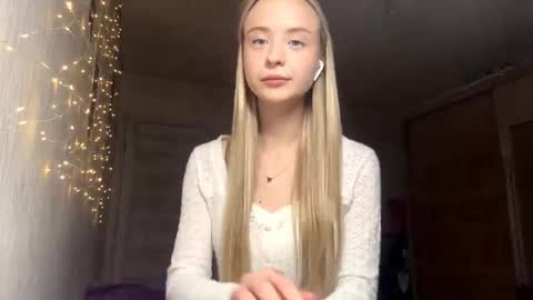 Snapshot of yutwiner chatting on December 16, 2025, 2:22 pm May online show from December 16, 2025, 2:22 pm