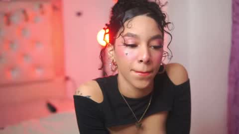 Snapshot of yuyi_cam chatting on September 29, 2025, 3:22 am Yuyi Cam online show from September 29, 2025, 3:22 am