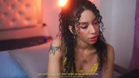 Snapshot of yuyi_cam chatting on October 13, 2025, 4:56 am Yuyi Cam online show from October 13, 2025, 4:56 am