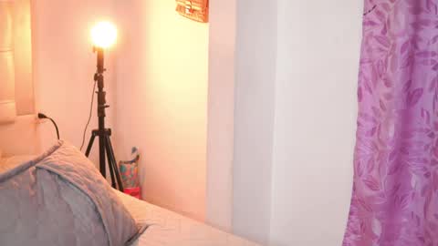 Snapshot of yuyi_cam chatting on October 27, 2025, 2:59 am Yuyi Cam online show from October 27, 2025, 2:59 am