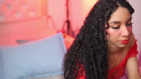 Snapshot of yuyi_cam chatting on October 29, 2025, 2:58 am Yuyi Cam online show from October 29, 2025, 2:58 am