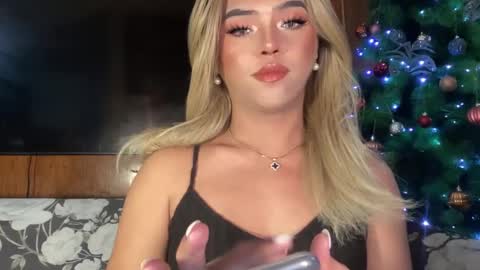 Miss Cali online show from December 10, 2024, 9:22 pm