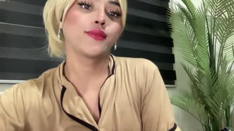 Miss Cali online show from February 23, 2025, 11:11 am