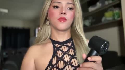 Miss Cali online show from November 28, 2025, 10:01 pm