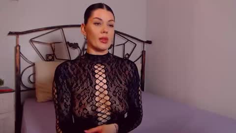 Snapshot of yvonneeverlee chatting on March 16, 2026, 8:46 pm I V Y online show from March 16, 2026, 8:46 pm