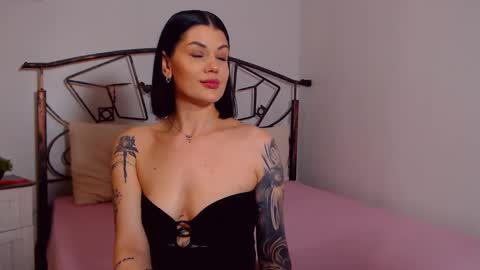 Snapshot of yvonneeverlee chatting on March 20, 2026, 8:57 pm I V Y online show from March 20, 2026, 8:57 pm