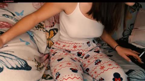 yzza_suave online show from November 22, 2025, 11:20 am