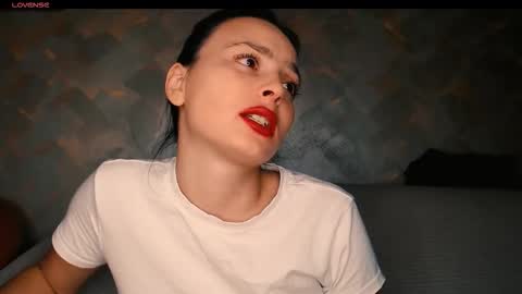 yzza_suave online show from December 13, 2025, 9:53 pm